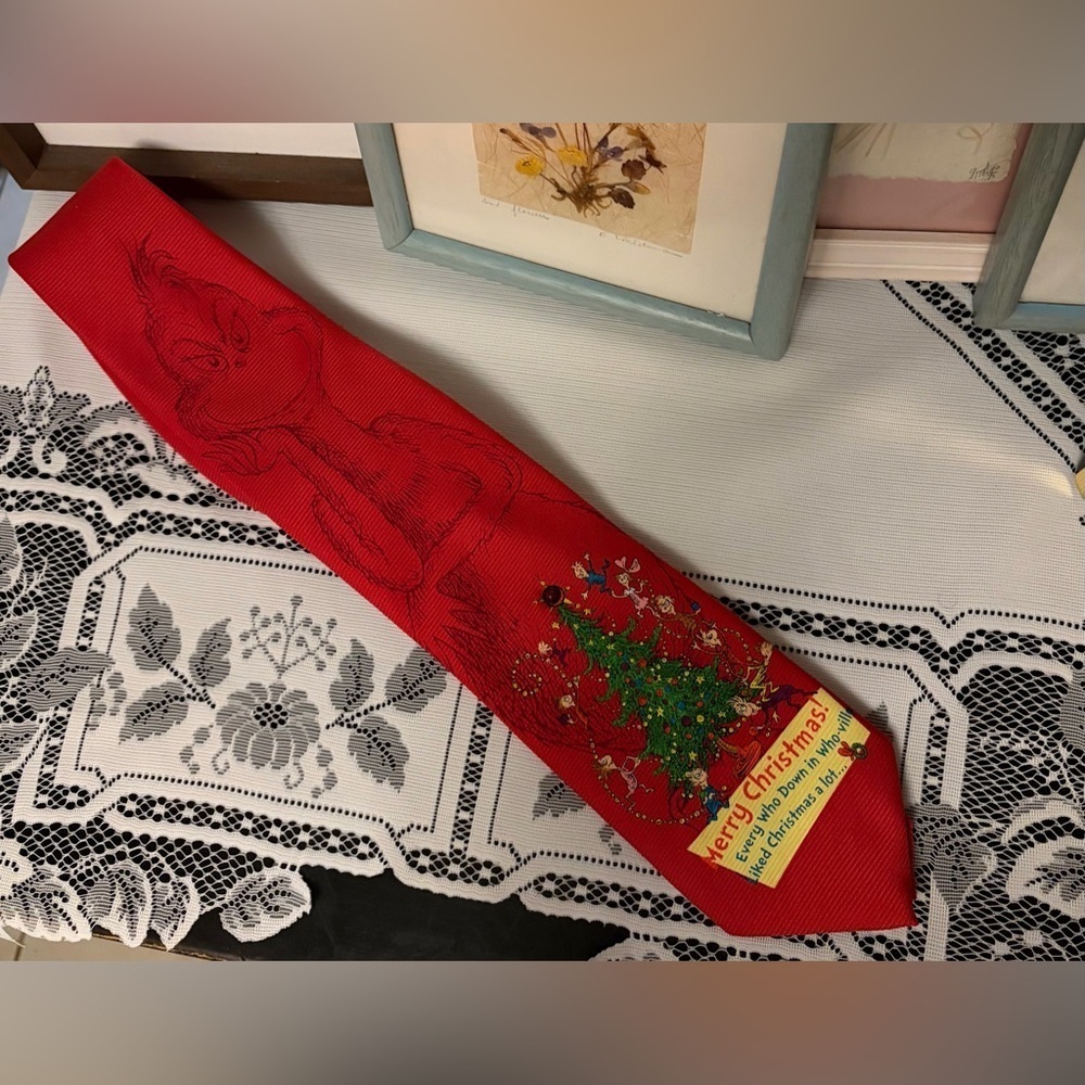 New With Tags Y2K 2008 Dr. Seuss Whoville Tree Tie